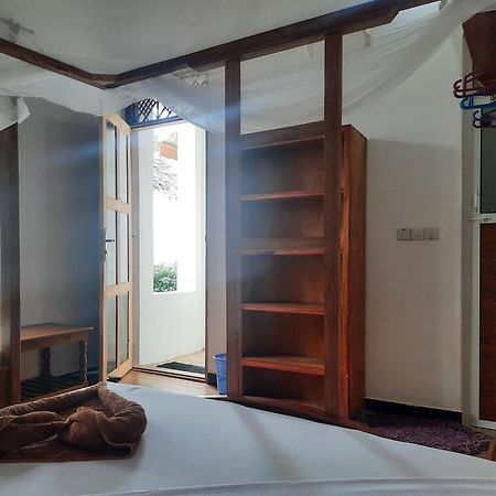 Kajificheni House Bed & Breakfast นูงวี ภายนอก รูปภาพ