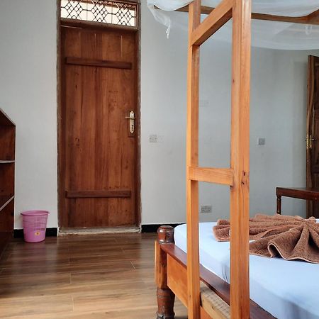 Kajificheni House Bed & Breakfast นูงวี ภายนอก รูปภาพ