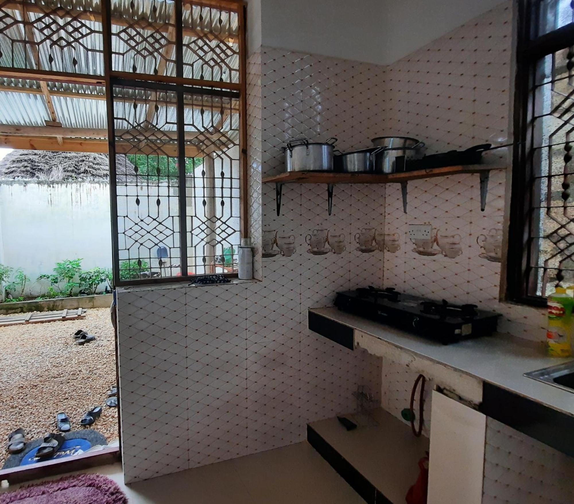 Kajificheni House Bed & Breakfast นูงวี ภายนอก รูปภาพ
