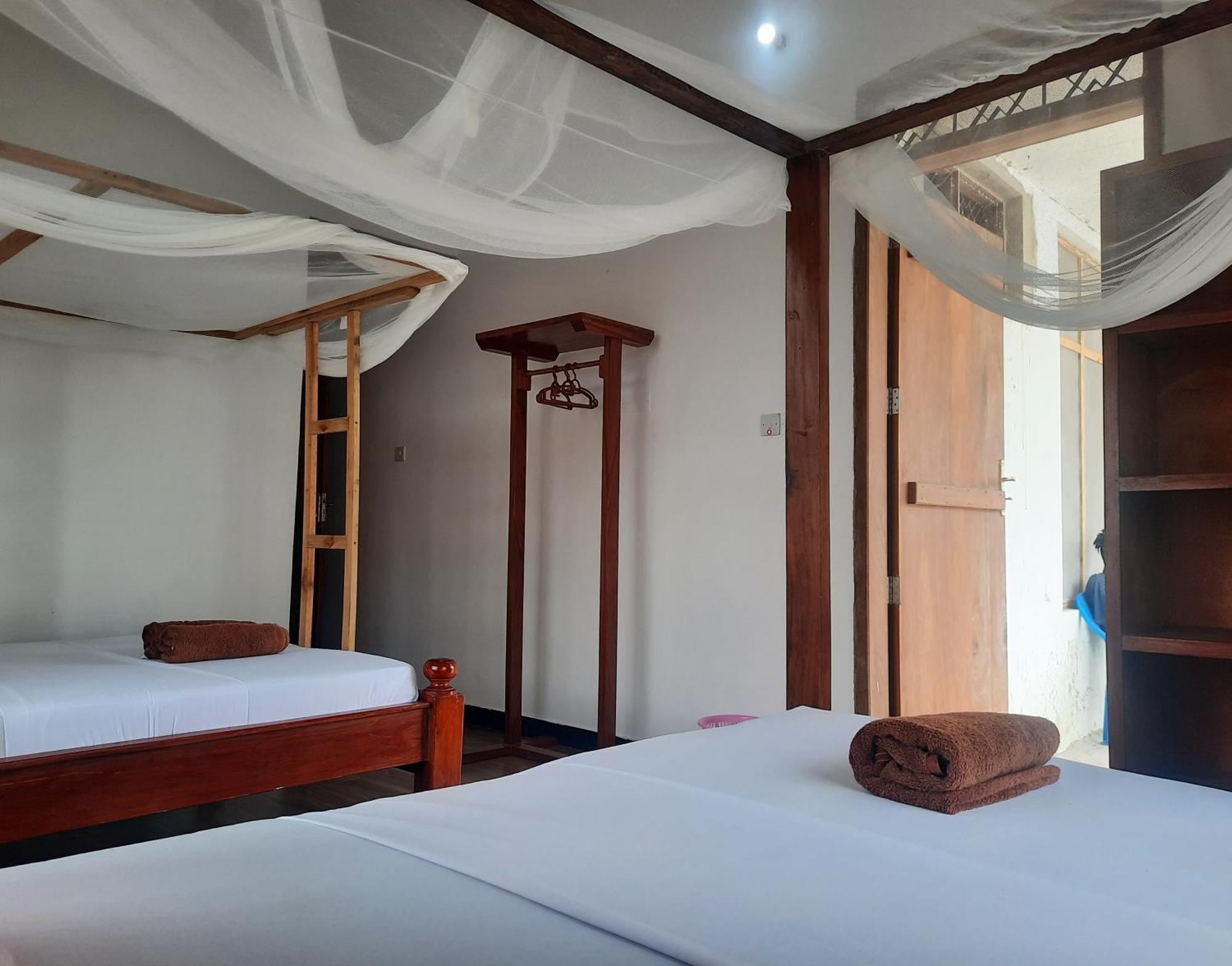 Kajificheni House Bed & Breakfast นูงวี ภายนอก รูปภาพ