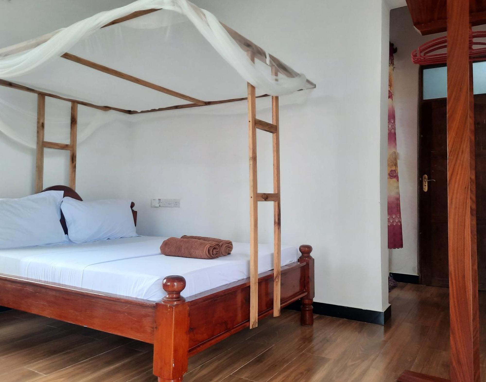 Kajificheni House Bed & Breakfast นูงวี ภายนอก รูปภาพ
